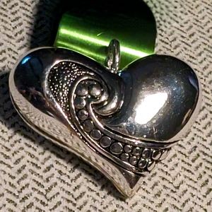 Silverstone Puff Heart charm